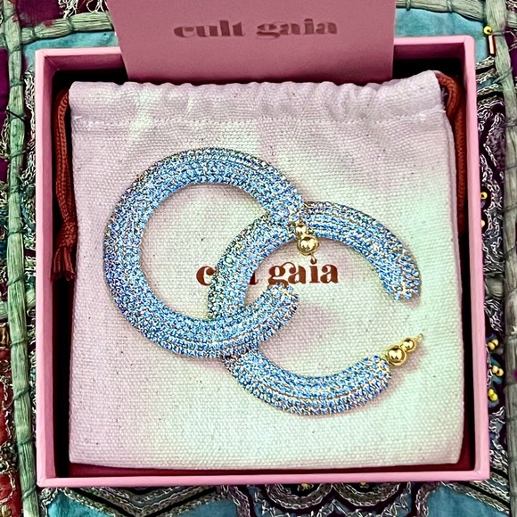 🌺🎉HP🎉🌺 NWT Cult Gaia Mira Crystal Earrings Light Sapphire - Picture 3 of 16